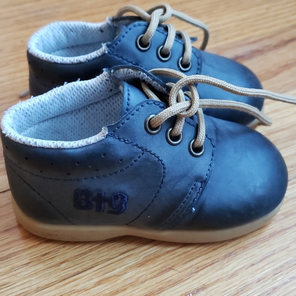 Botanguita baby boy shoes size 3.5 infant π¦ - Picture 2 of 4